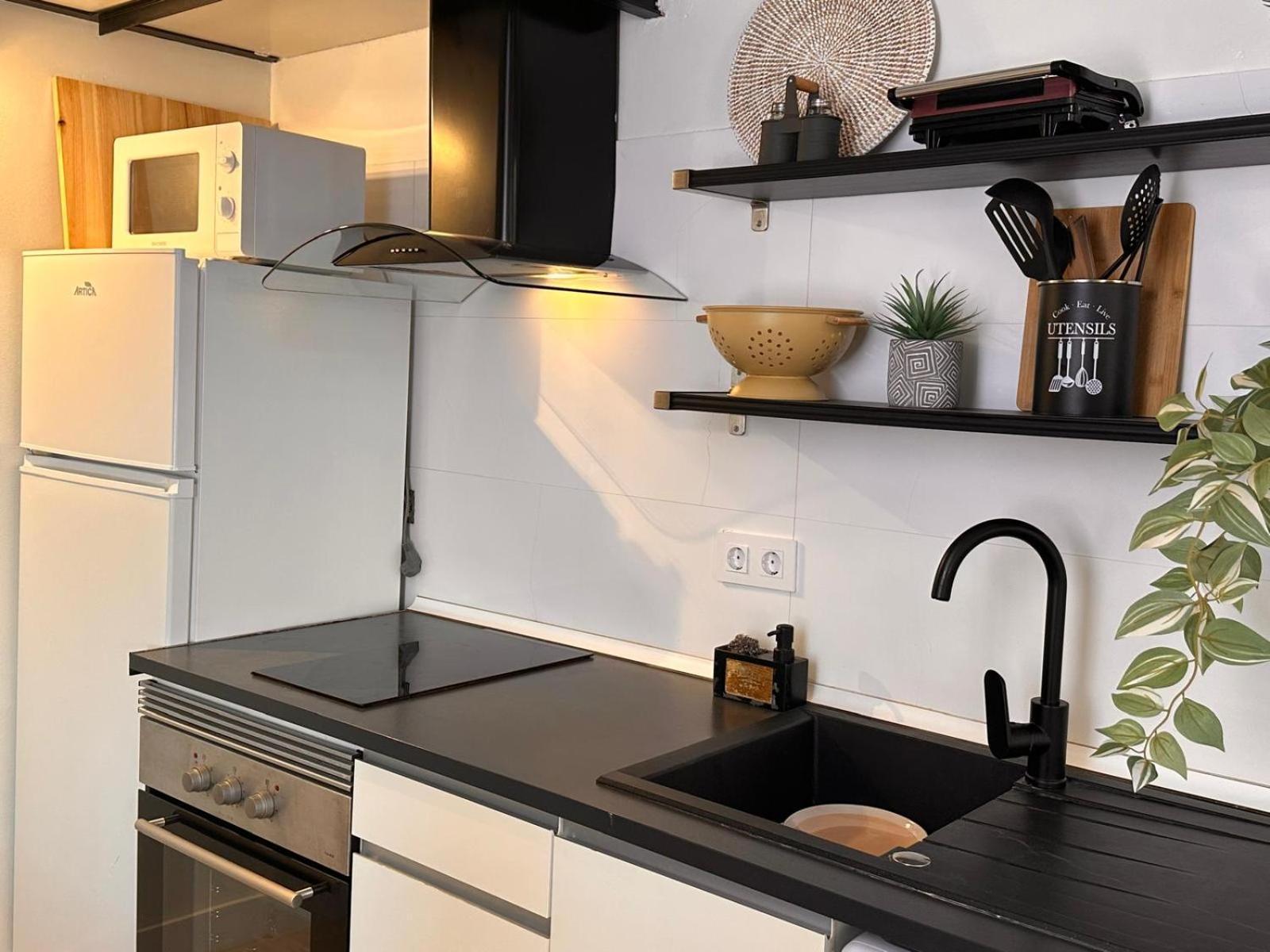 Apartaestudio Muy Proximo Valencia برجست المظهر الخارجي الصورة